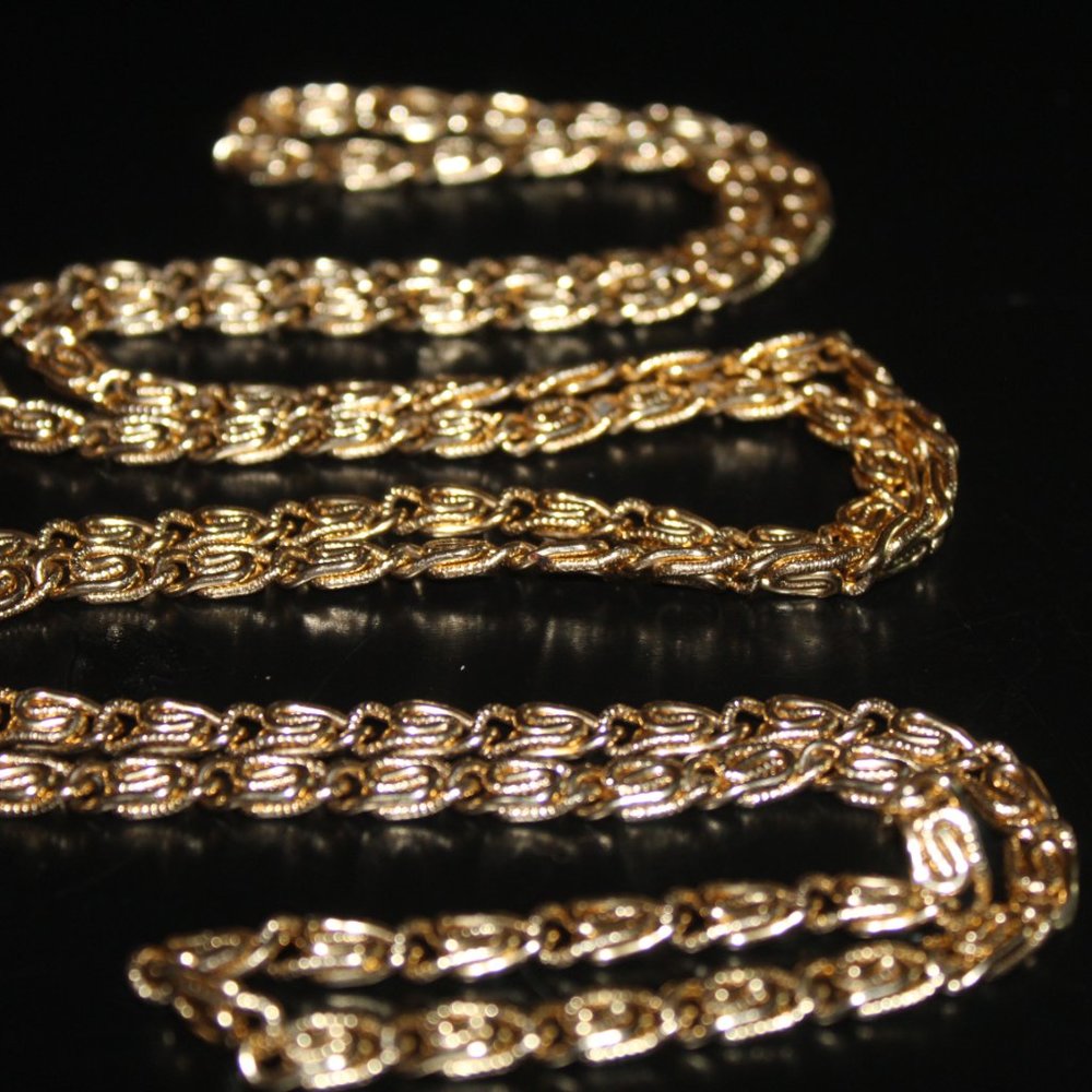 Gold 32" Linked Chain Beautiful Double Or Single - image 1